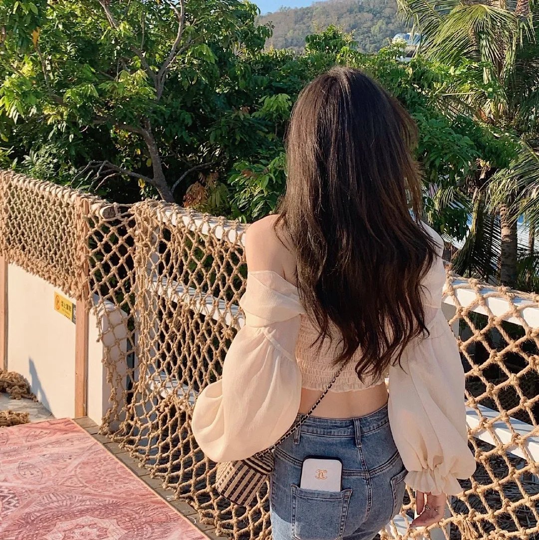 上交亿倍灵石入宗，吓坏女帝师尊